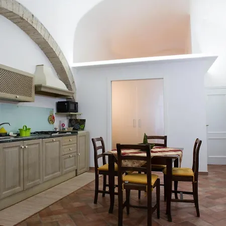 Pied-a-terre Del Centro * 古比奥